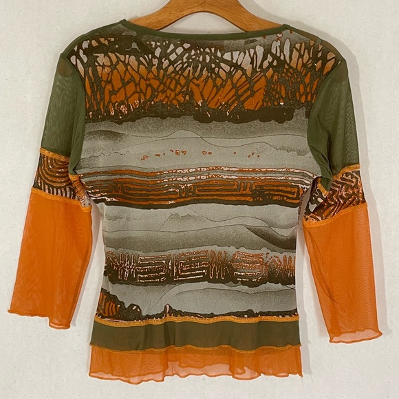 Parisian brand Y2K Graphic Top. - Picture 2 of 3